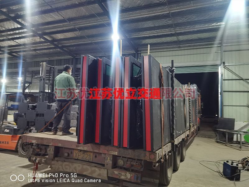 北京候車(chē)亭裝車(chē)發(fā)貨